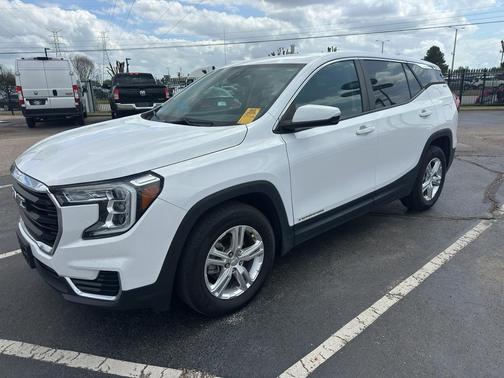 Summit White 2022 GMC Terrain SLE