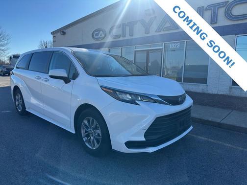 2024 Toyota Sienna LE