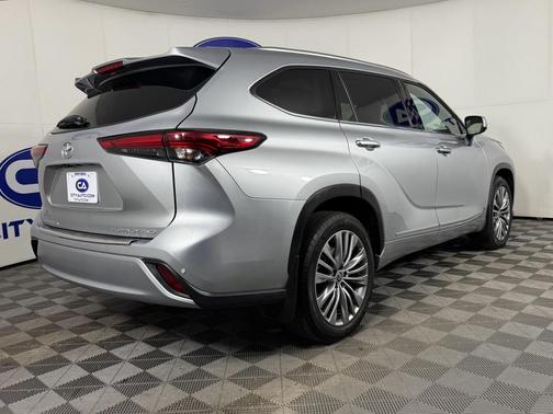 2021 Toyota Highlander Platinum