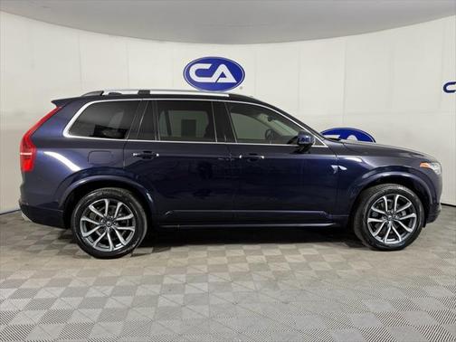 2019 Volvo XC90 T6 Momentum