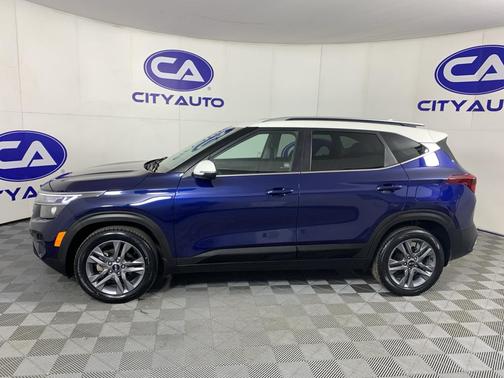 Dark Ocean Blue/White Roof 2021 Kia Seltos S