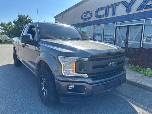 Magnetic Metallic 2018 Ford F-150 XL