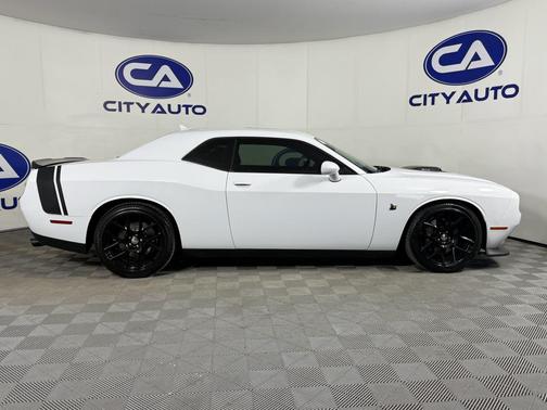 2016 Dodge Challenger R/T Scat Pack