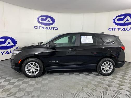 Mosaic Black Metallic 2022 Chevrolet Equinox LS