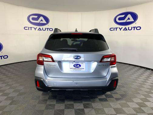 Ice Silver Metallic 2019 Subaru Outback 2.5i Limited