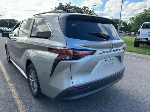 Celestial Silver Metallic 2021 Toyota Sienna LE