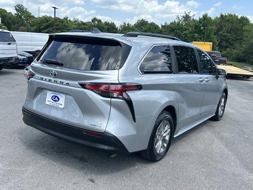 Celestial Silver Metallic 2021 Toyota Sienna LE