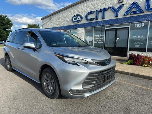 Celestial Silver Metallic 2021 Toyota Sienna LE