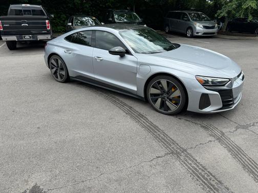 Florett Silver Metallic 2022 Audi RS e-tron GT quattro