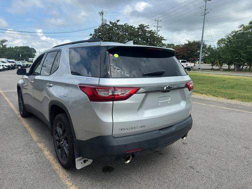 Silver Ice Metallic 2021 Chevrolet Traverse RS