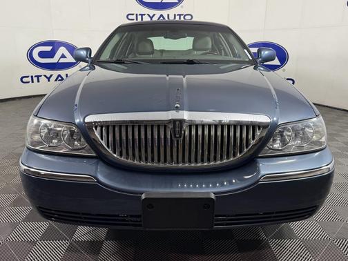2005 Lincoln Town Car Signature