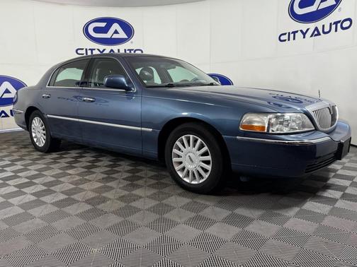 2005 Lincoln Town Car Signature