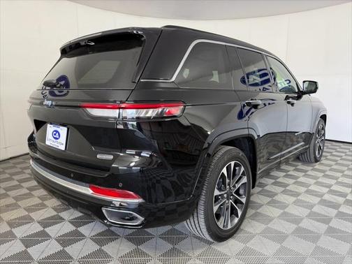 2022 Jeep Grand Cherokee 4xe Overland