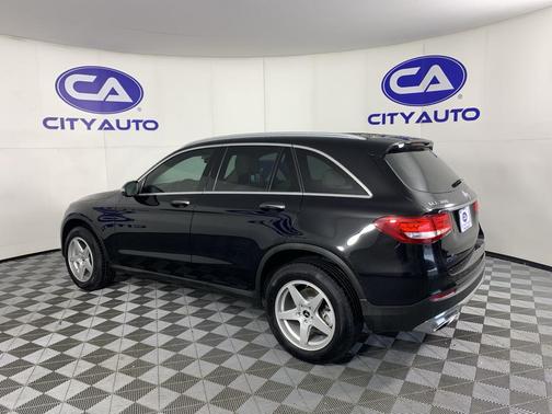 BLACK 2019 Mercedes-Benz GLC 300 Base
