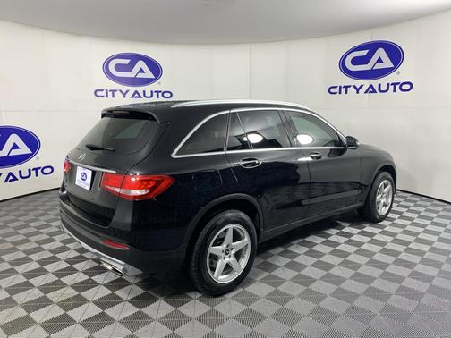 BLACK 2019 Mercedes-Benz GLC 300 Base
