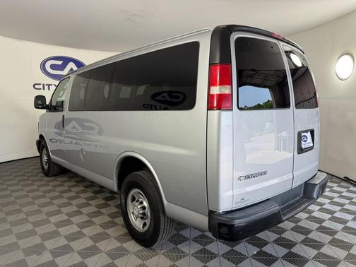 2017 Chevrolet Express 2500 LS
