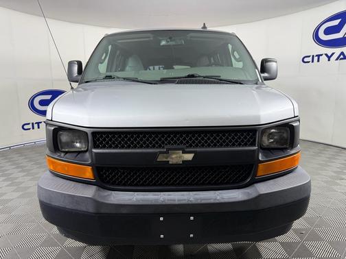 2017 Chevrolet Express 2500 LS