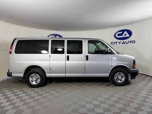 2017 Chevrolet Express 2500 LS