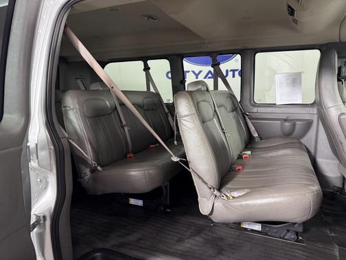 2017 Chevrolet Express 2500 LS