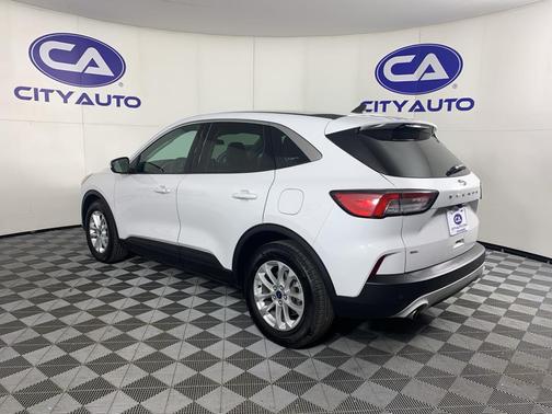 Oxford White 2021 Ford Escape SE