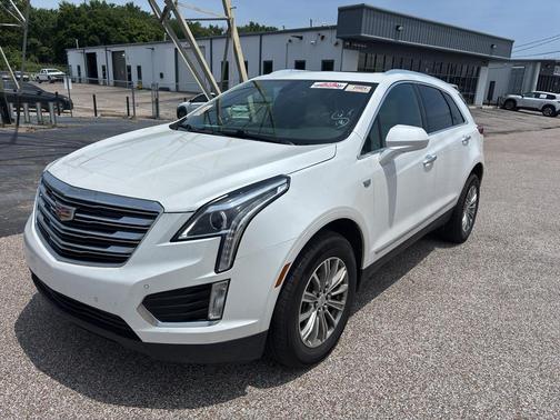 Crystal White Tricoat 2017 Cadillac XT5 Luxury