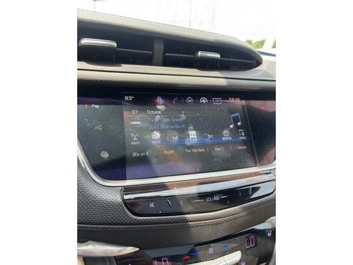 Crystal White Tricoat 2017 Cadillac XT5 Luxury
