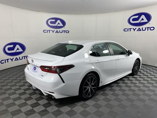 Ice Cap 2024 Toyota Camry SE