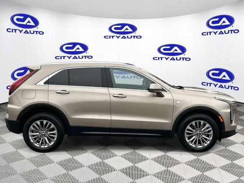 2024 Cadillac XT4 Premium Luxury