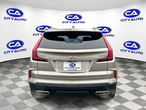 2024 Cadillac XT4 Premium Luxury