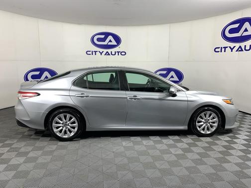 Celestial Silver Metallic 2018 Toyota Camry LE