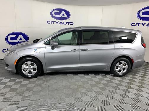 Billet Silver Metallic Clearcoat 2018 Chrysler Pacifica Hybrid Touring Plus