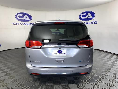 Billet Silver Metallic Clearcoat 2018 Chrysler Pacifica Hybrid Touring Plus
