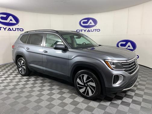 Platinum Gray Metallic 2024 Volkswagen Atlas 2.0T SE w/Technology 4MOTION