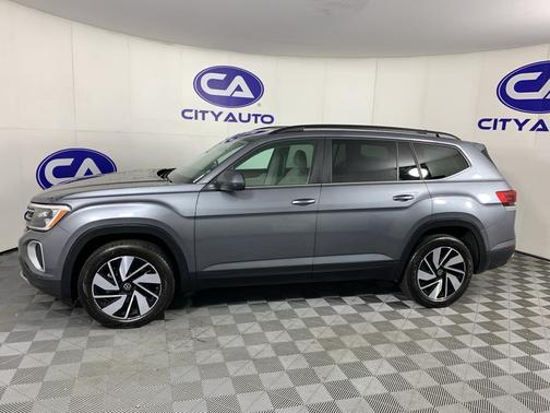Platinum Gray Metallic 2024 Volkswagen Atlas 2.0T SE w/Technology 4MOTION