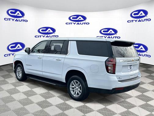 2023 Chevrolet Suburban LT