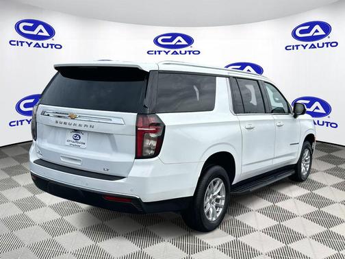 2023 Chevrolet Suburban LT