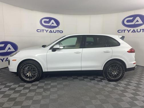 2017 Porsche Cayenne Platinum Edition