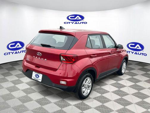 2022 Hyundai VENUE SE