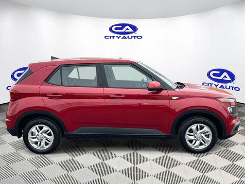2022 Hyundai VENUE SE