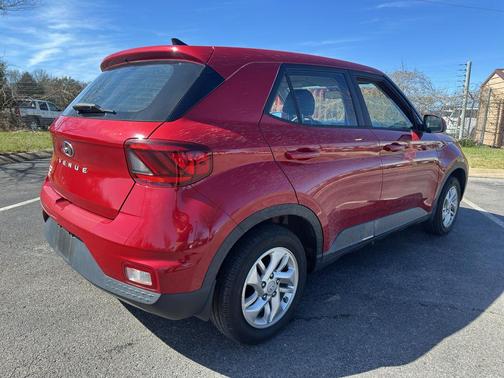 2022 Hyundai VENUE SE