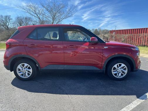 2022 Hyundai VENUE SE