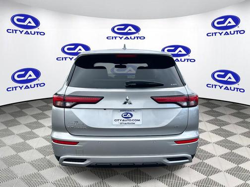 2022 Mitsubishi Outlander SE