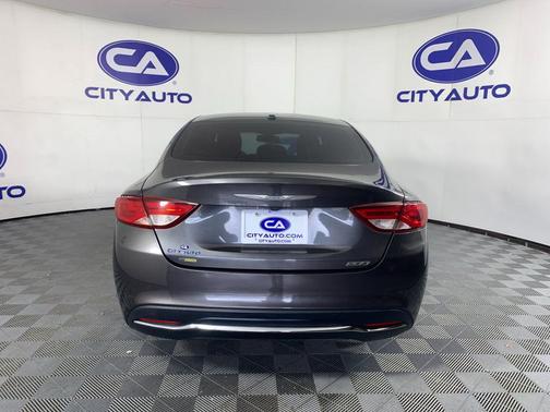 Granite Crystal Metallic Clearcoat 2016 Chrysler 200 Limited