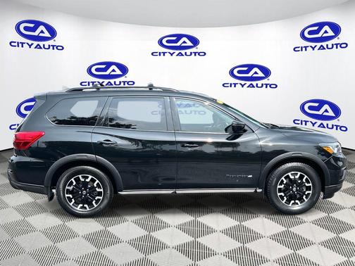 2020 Nissan Pathfinder SV