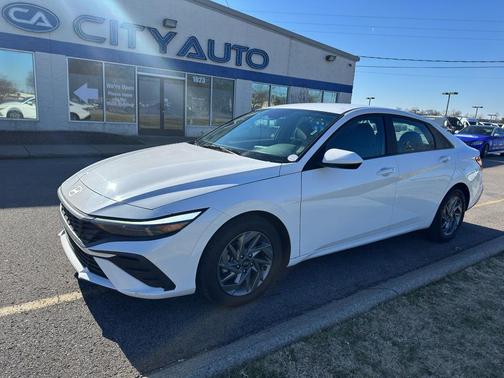 2024 Hyundai ELANTRA SEL