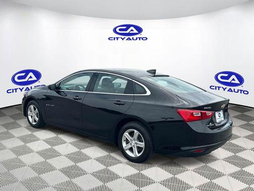 Mosaic Black Metallic 2022 Chevrolet Malibu 1LS