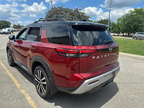 Scarlet Ember Tintcoat/Super Black 2025 Nissan Pathfinder Platinum 4WD