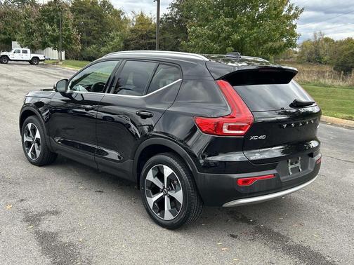 2024 Volvo XC40 B5 Plus Bright Theme