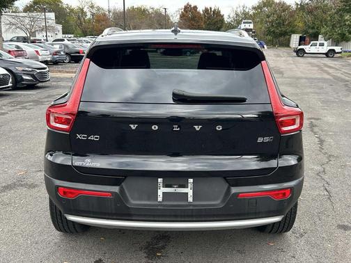 2024 Volvo XC40 B5 Plus Bright Theme