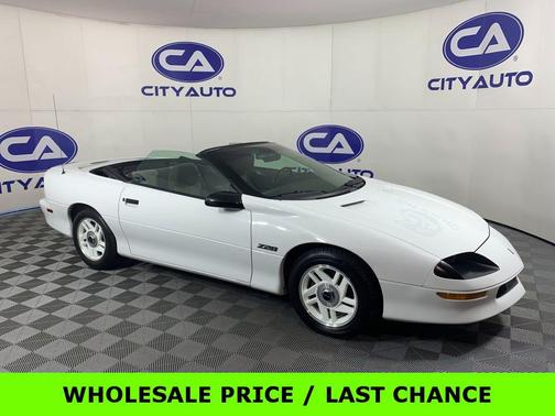 WHITE 1994 Chevrolet Camaro Z28